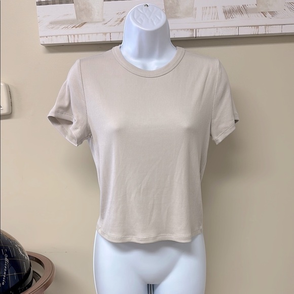 NWOT Women's Sand Short Sleeve Crew Rib Top - Picture 2 of 3
